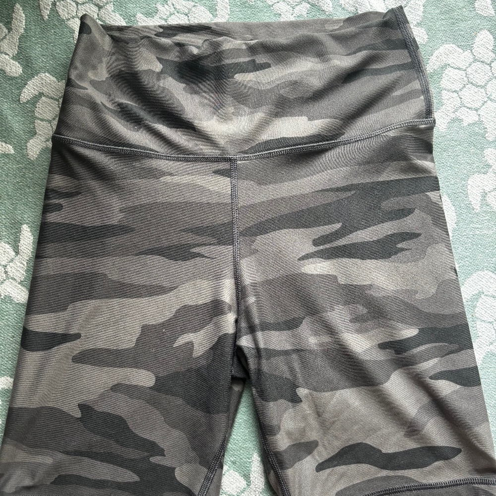 Aerie Bicycle shorts camouflage print Large